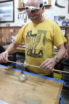 Straightening the knees Straightening the knees