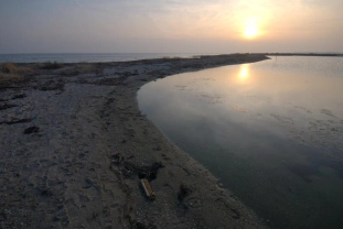 The sun does... The sun does...